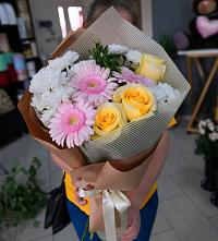 Букет цветов из:  Герберы, Розы и Хризантемы в город Рузаевка