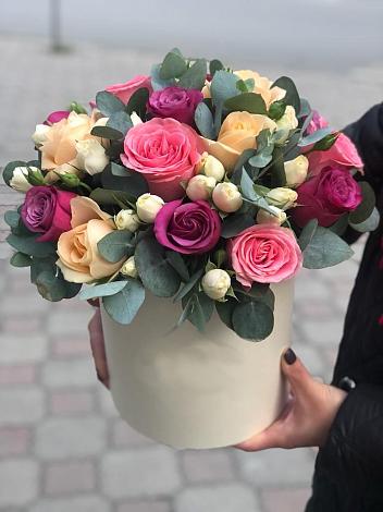 Цветочная композиция из Розы в шляпной коробке в город Рузаевка