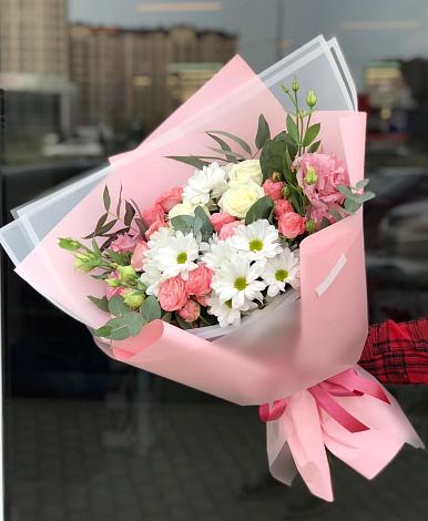 Букет цветов из: Розы, Лизиантусы и Хризантемы в город Рузаевка